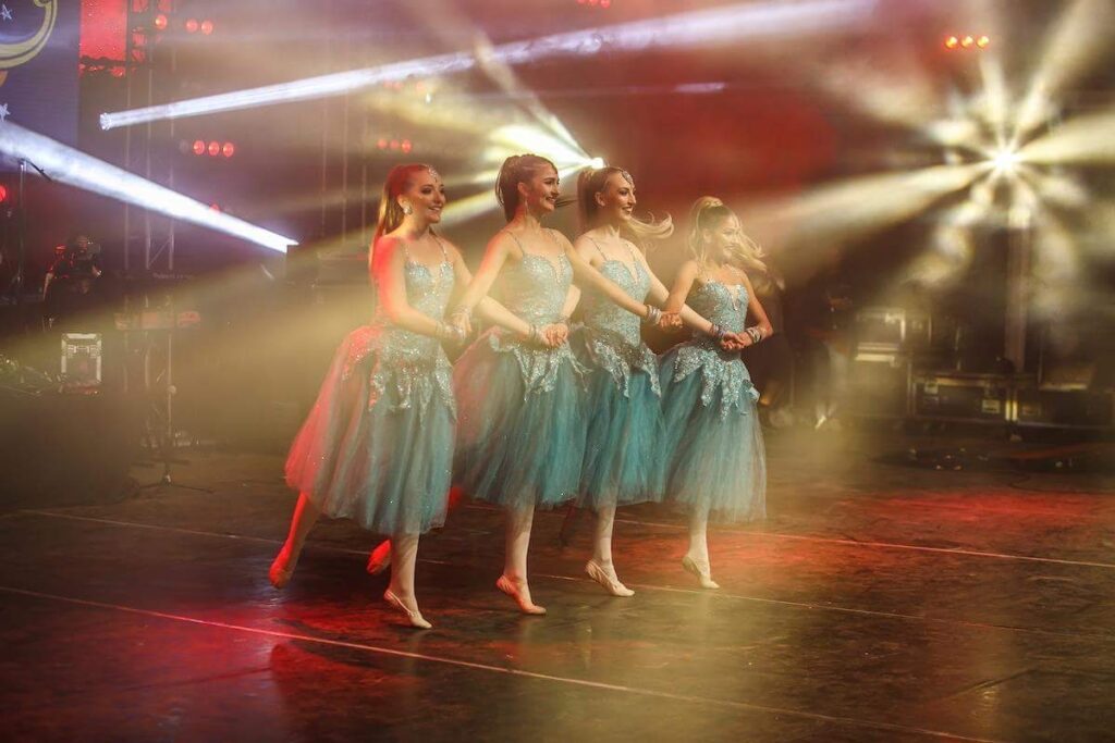 Ballet-Bollywood-Indian-Dance-Showgirl-Hostess-Firebreather-Class-Birmingham-Manchester