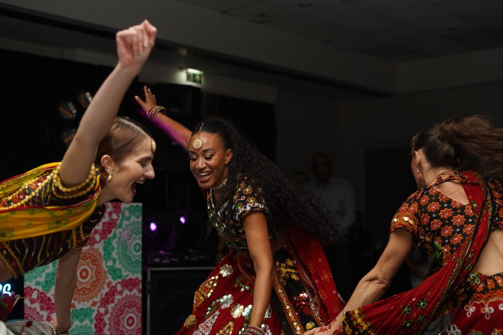 Bollywood-Indian-Dance-Showgirl-Hostess-Firebreather-Class-London-02