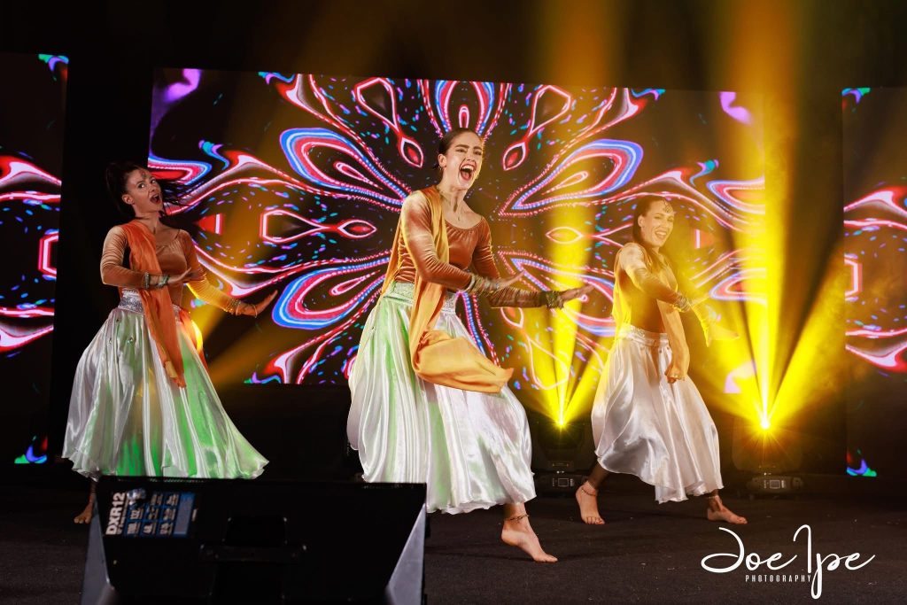 Bollywood-Indian-Dance-Showgirl-Hostess-Firebreather-Class-London-35
