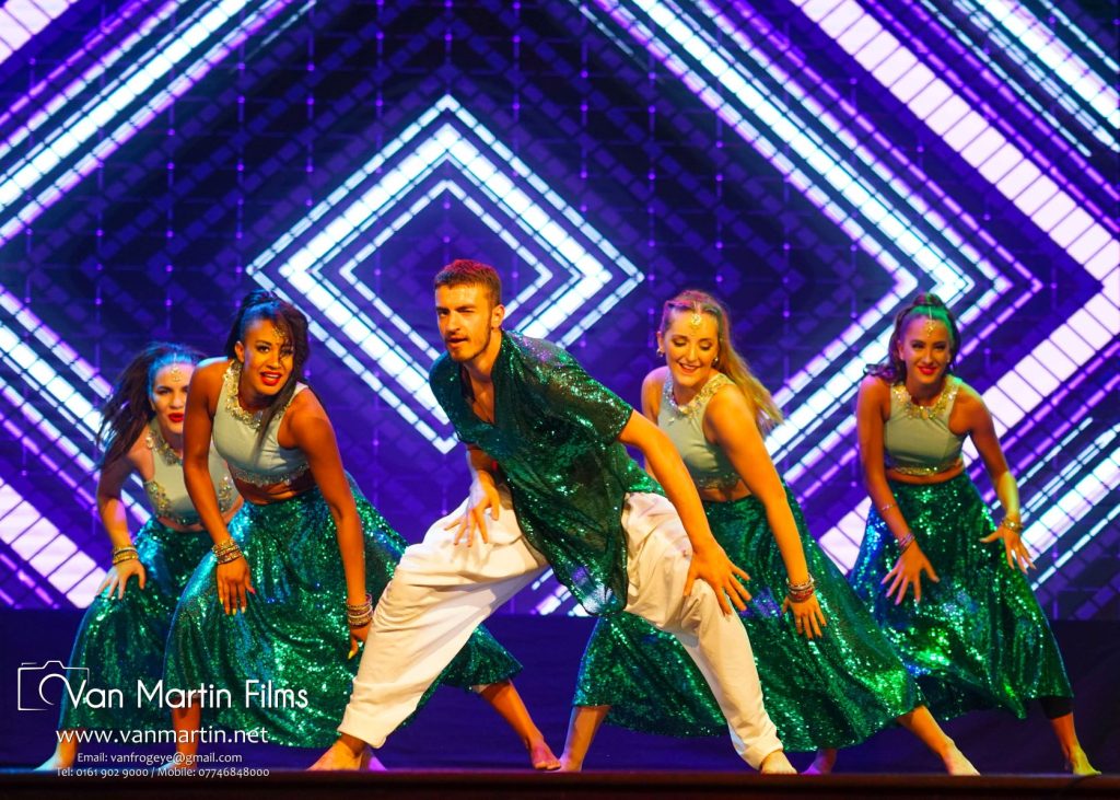 Bollywood-Indian-Dance-Showgirl-Hostess-Firebreather-Class-Manchester-y1